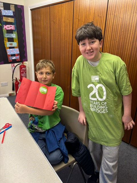 Cheder pupils making cards at ELELS