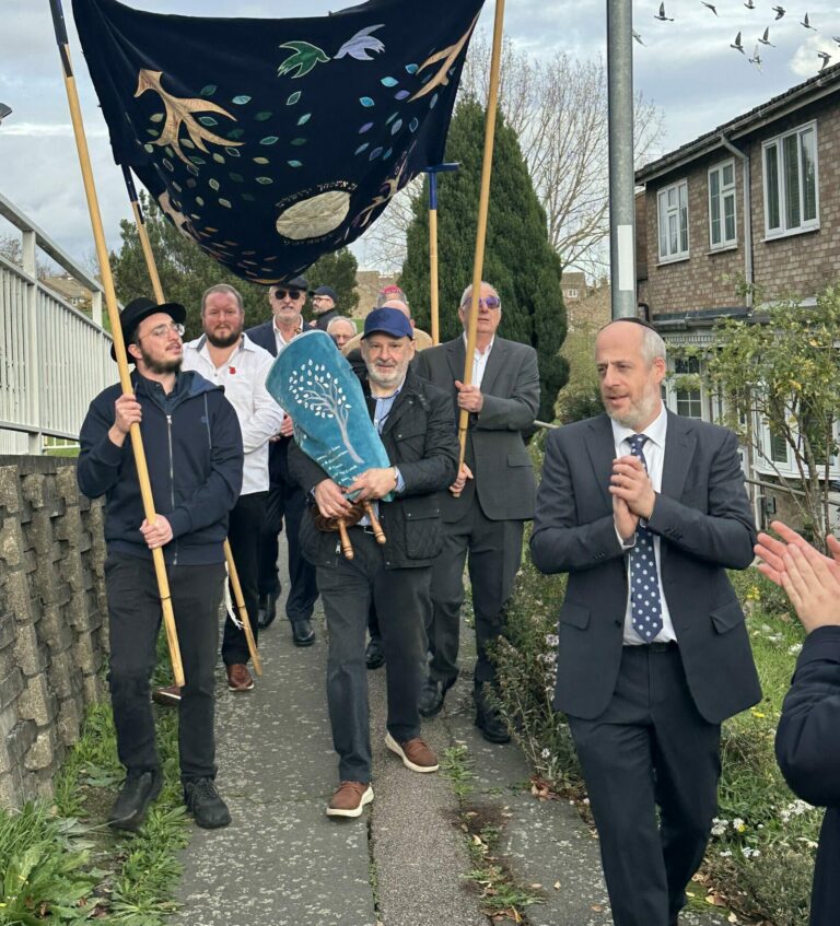 Chigwell Synagogue Torah parade