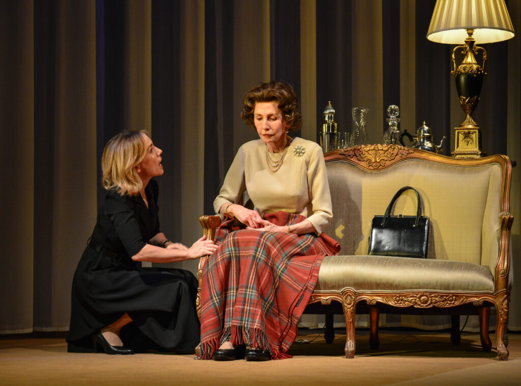 By Royal Appointment. Laura Main as The Dresser and Jane Asher as The Queen. Credit Robert Day_1409
